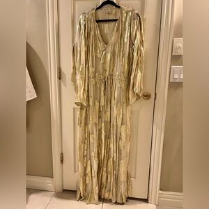 Anthropologie pinnacle shruti sancheti Elegant Gold Maxi Dress